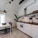 דירה House Riva