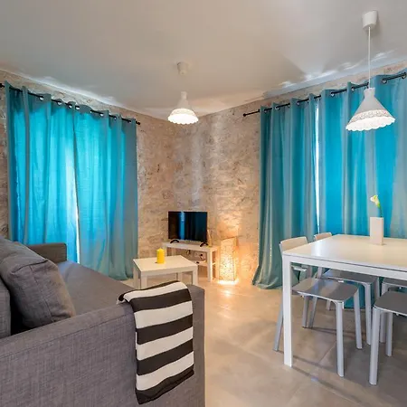 Apartment House Riva *
