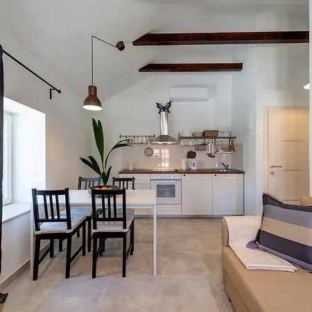 Apartment House Riva