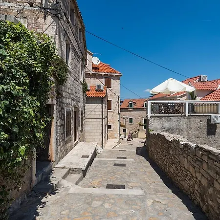 House Riva Supetar